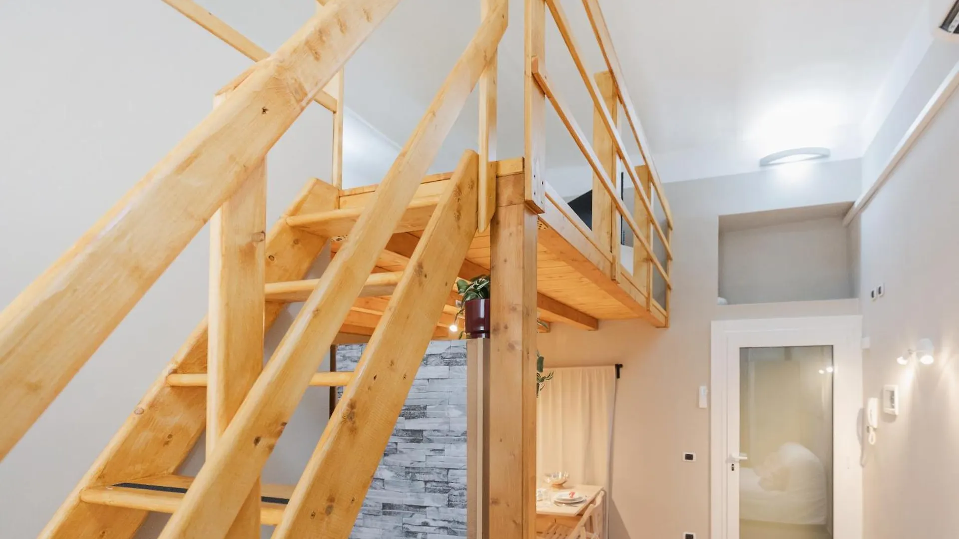 Gohost - Bright, Quiet And Cozy Loft Lejlighed Rozzano