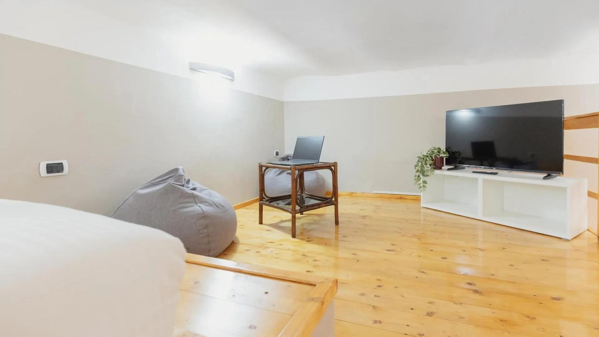 Gohost - Bright, Quiet And Cozy Loft Lejlighed Rozzano