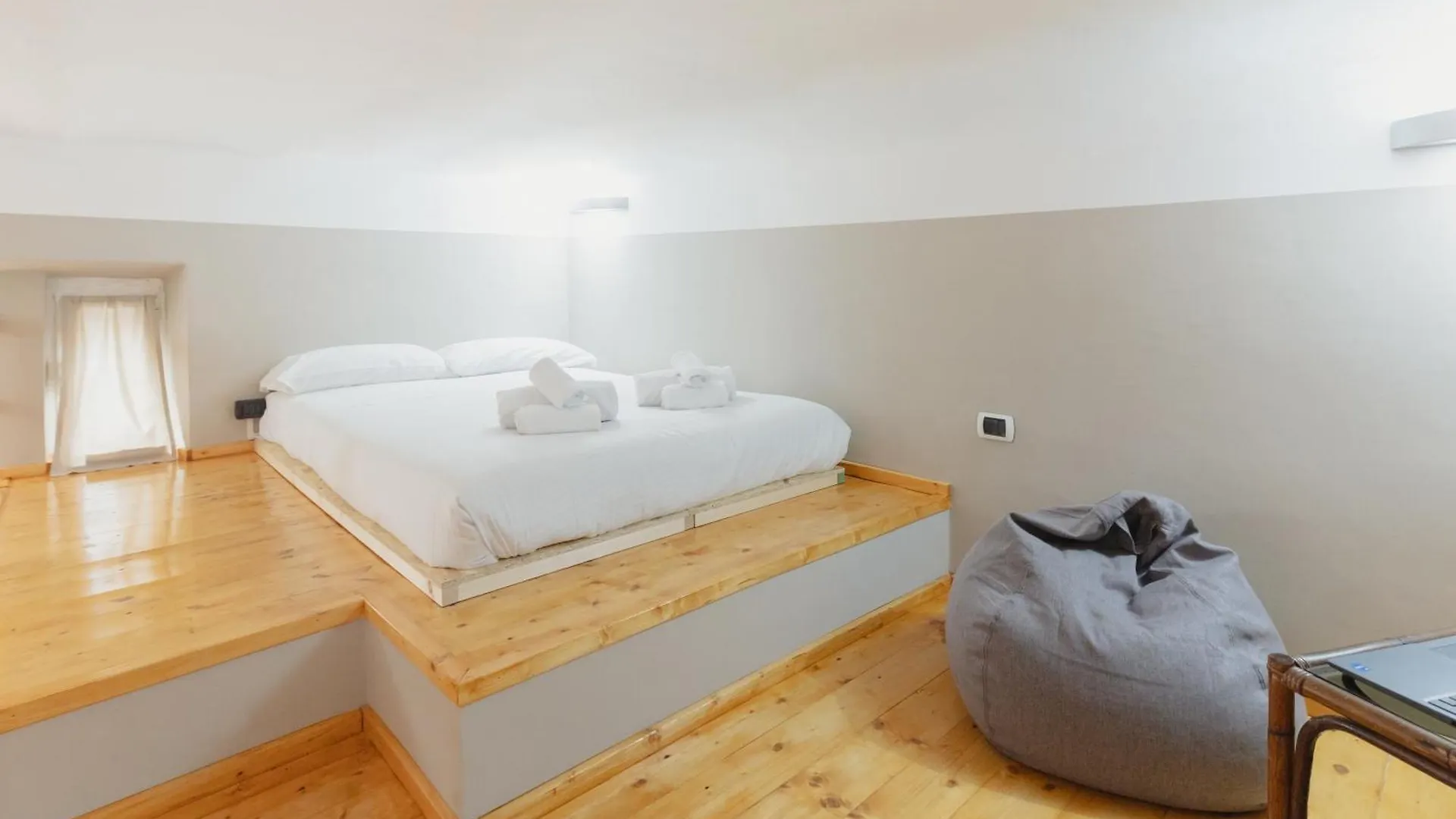 Gohost - Bright, Quiet And Cozy Loft Lejlighed Rozzano Italien