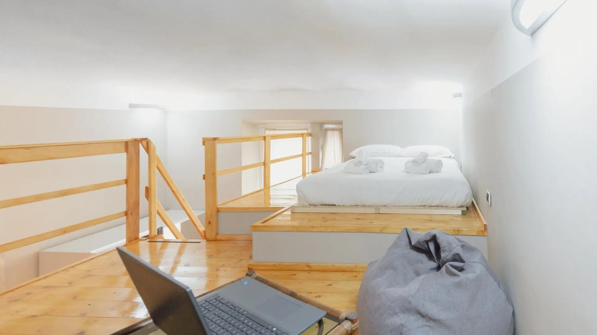 Gohost - Bright, Quiet And Cozy Loft Lejlighed Rozzano 0*,